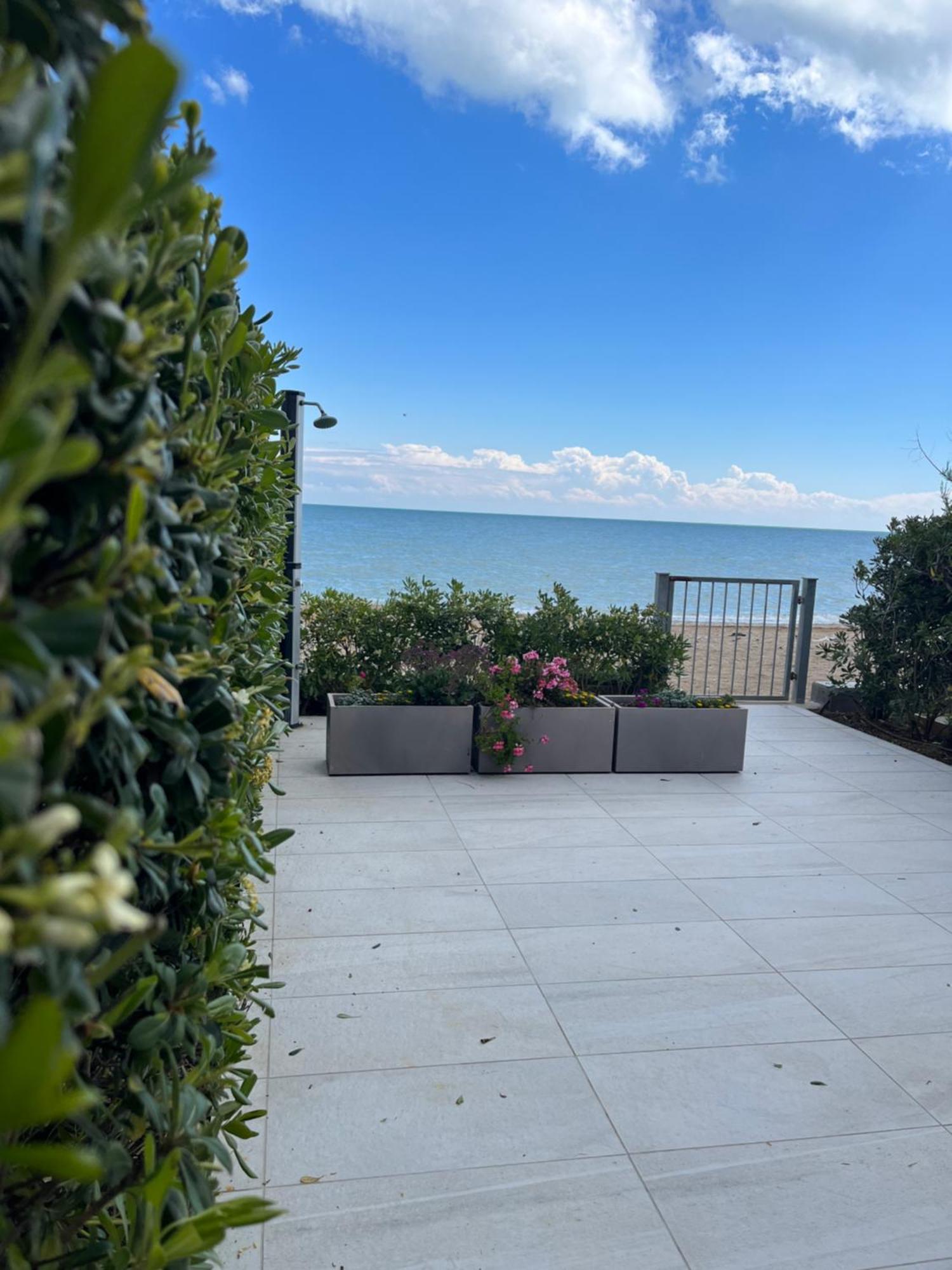 Casamare Una Casa Sulla Spiaggia Nelle Marche Villa Porto Potenza Picena Bagian luar foto