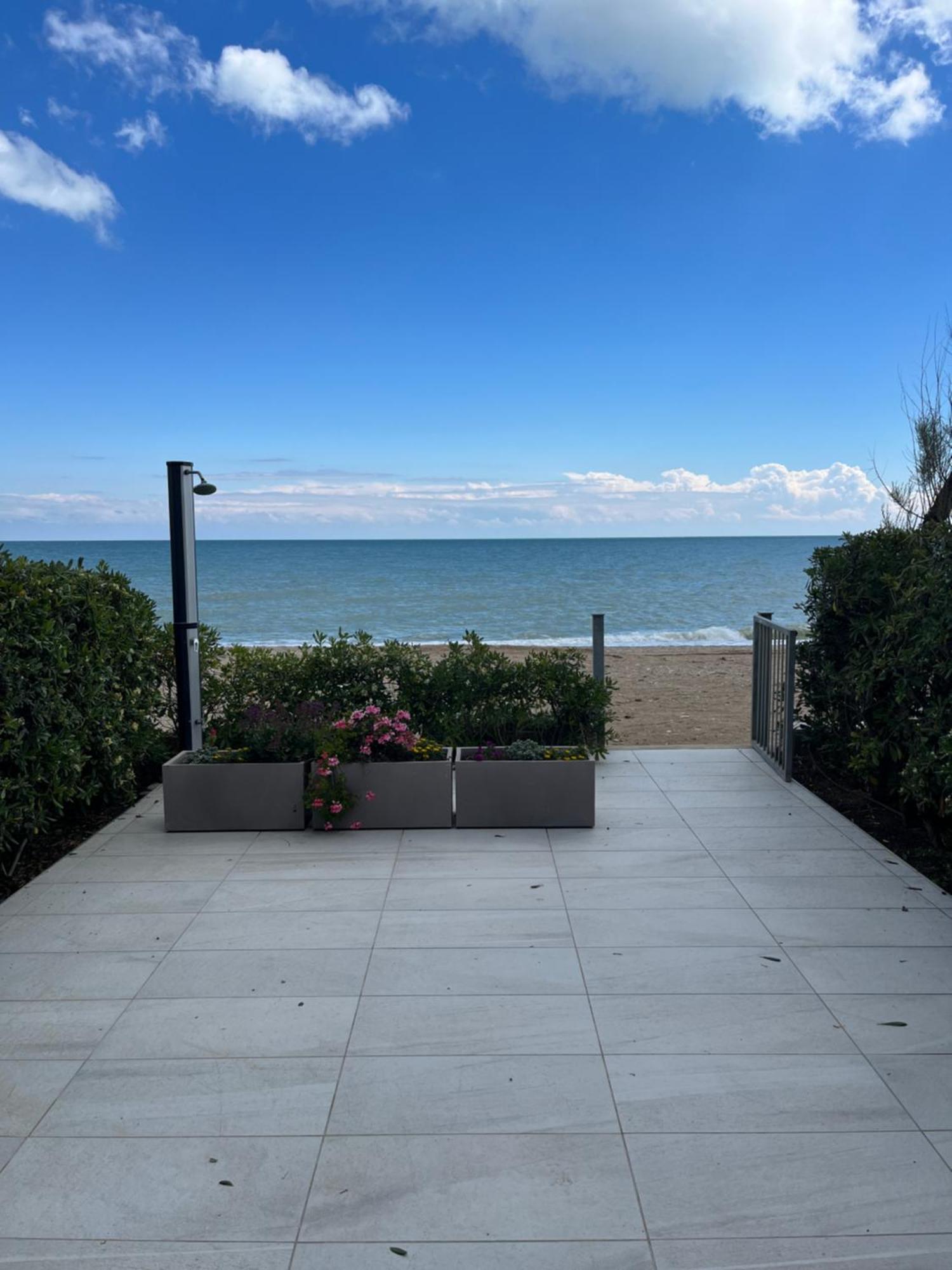 Casamare Una Casa Sulla Spiaggia Nelle Marche Villa Porto Potenza Picena Bagian luar foto